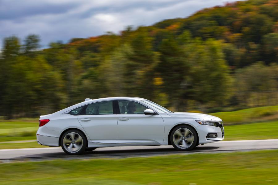  Honda Accord Touring 1.5T 2017 года  (NA) (фото 13 из 33)
